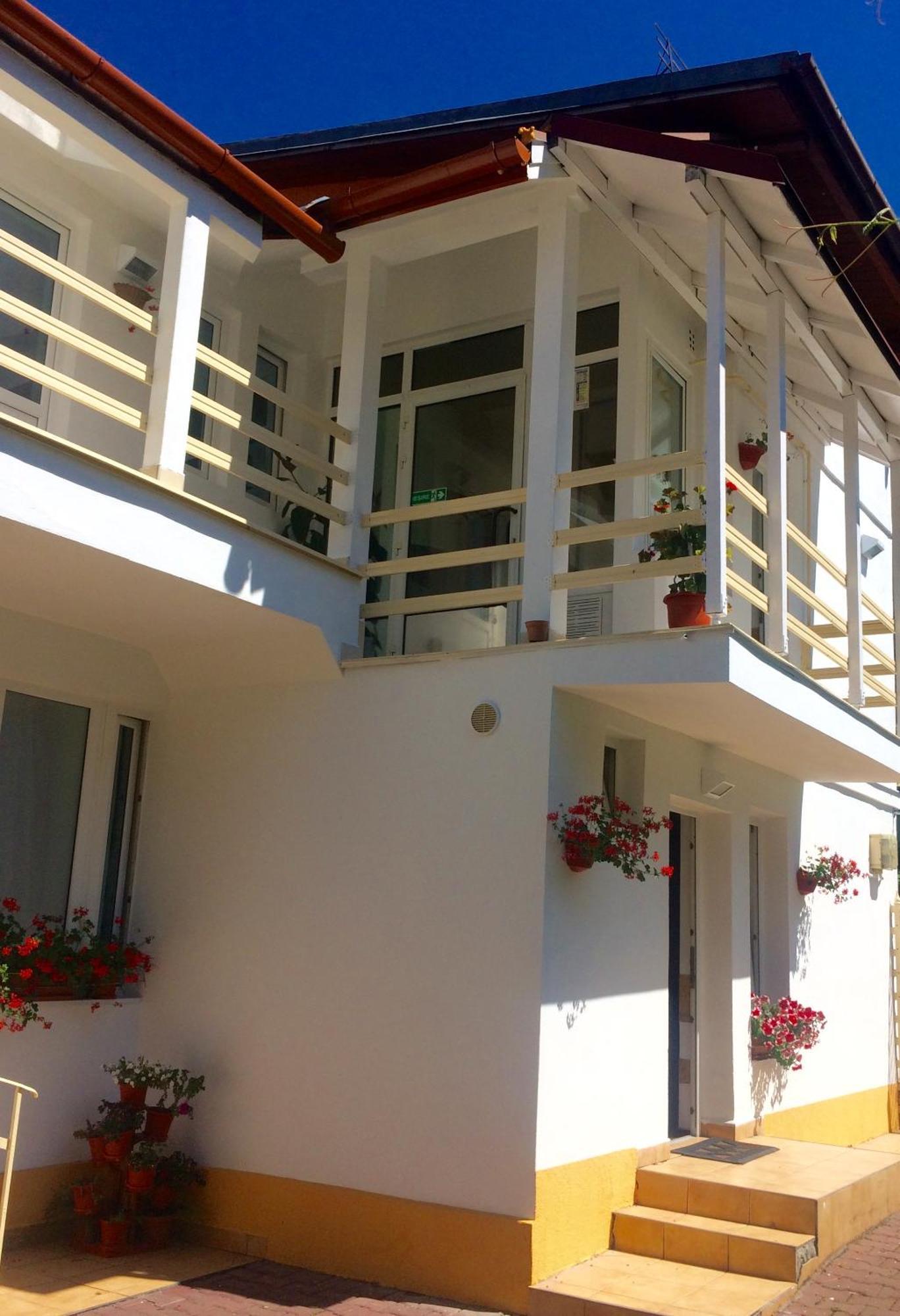 Suri Guesthouse Braşov Exteriör bild