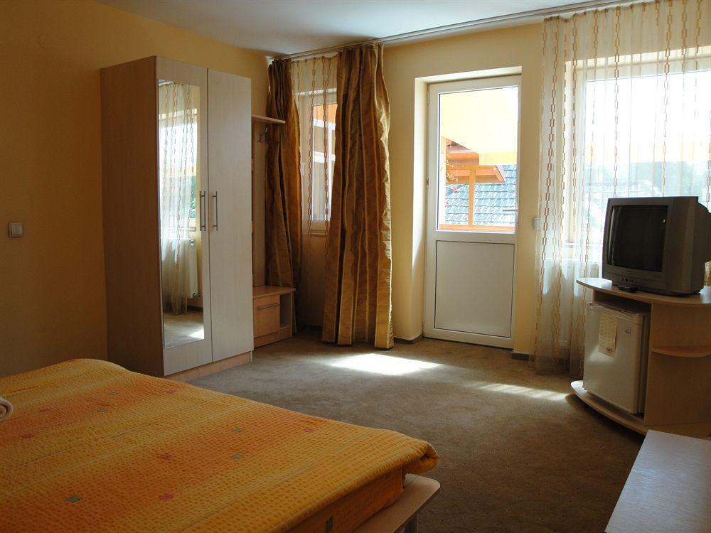 Suri Guesthouse Braşov Exteriör bild